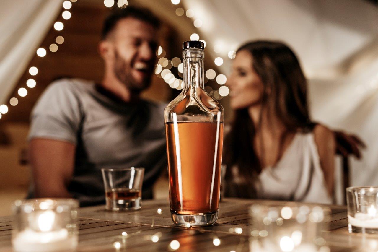 Hrastnik1860: Steklenica Alaska – steklenica dveh obrazov